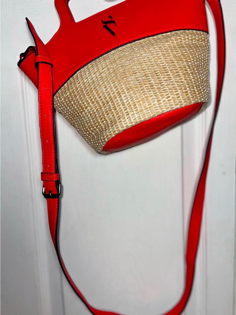 Simply Vera Vera Wang Straw Crossbody Top Handle Bag – Red Orange - NWOT